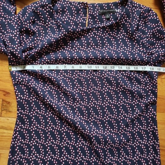 NWOT Banana Republic Navy Printed Long Sleeve w/ ruffle key hole back of Dress - Picture 8 of 10
